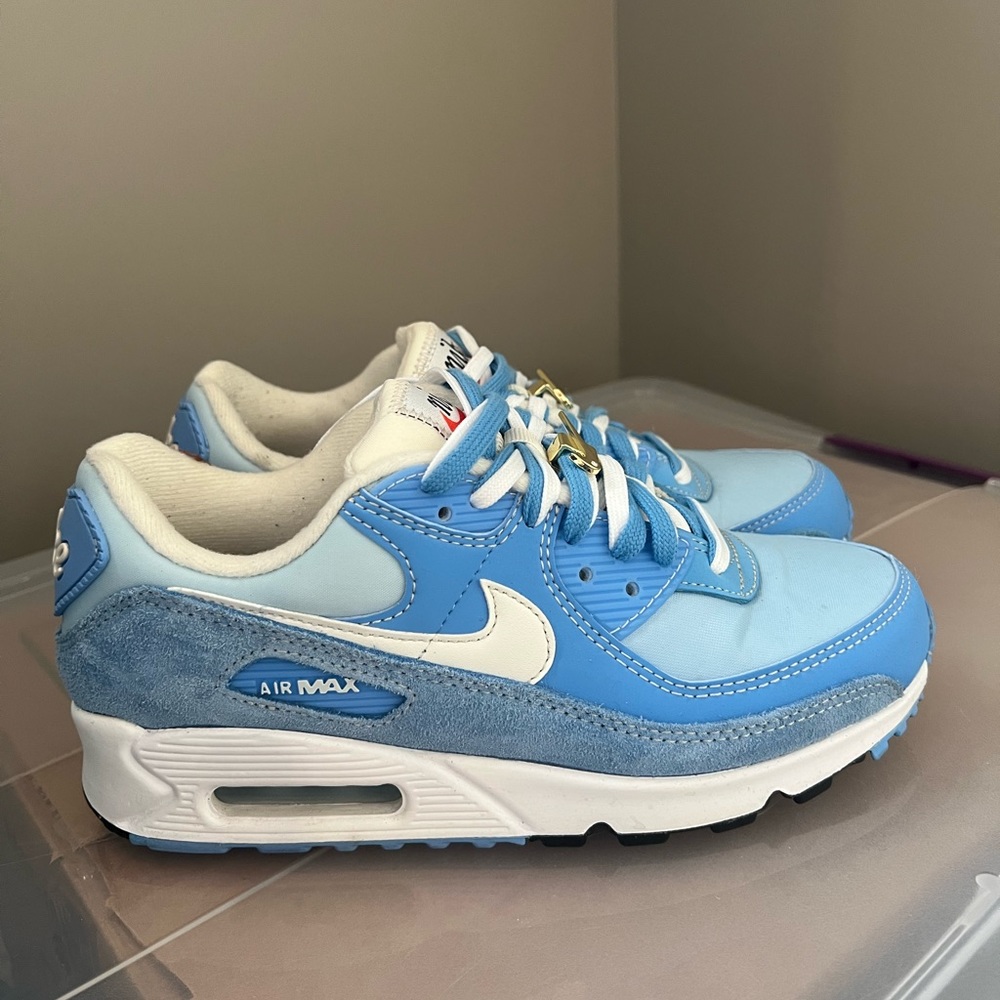 Nike Women’s Air Max Sneakers in Light Blue and White - Picture 2 of 8